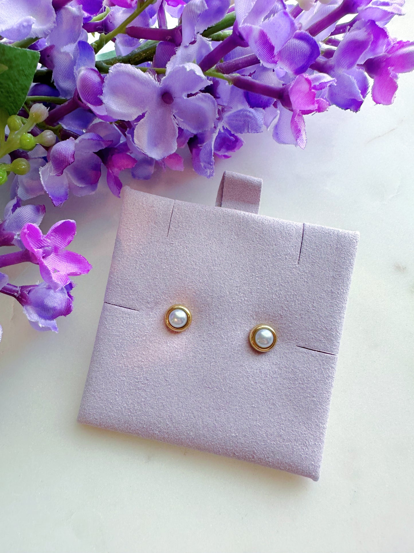 Gray Pearls Studs