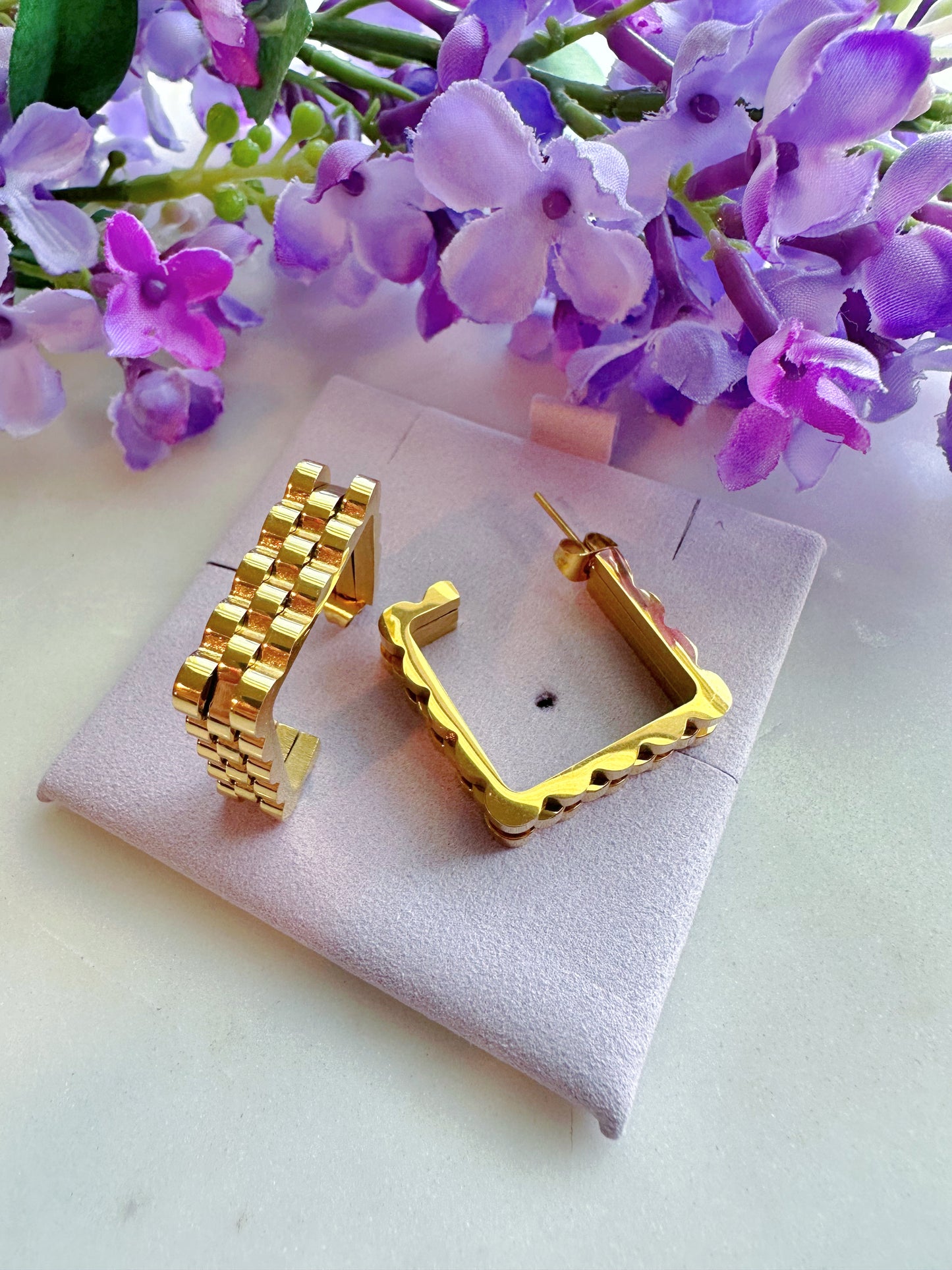 Everyday Cartie' ✨ Hoop Earrings