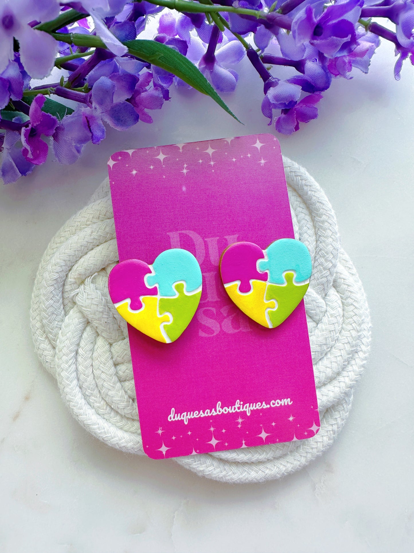 Más Allá Del Rompecabezas Stud Earrings