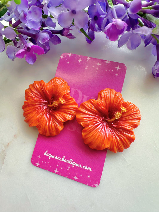 PRE ORDER Maga Coqueta Stud Earrings (color anaranjado)
