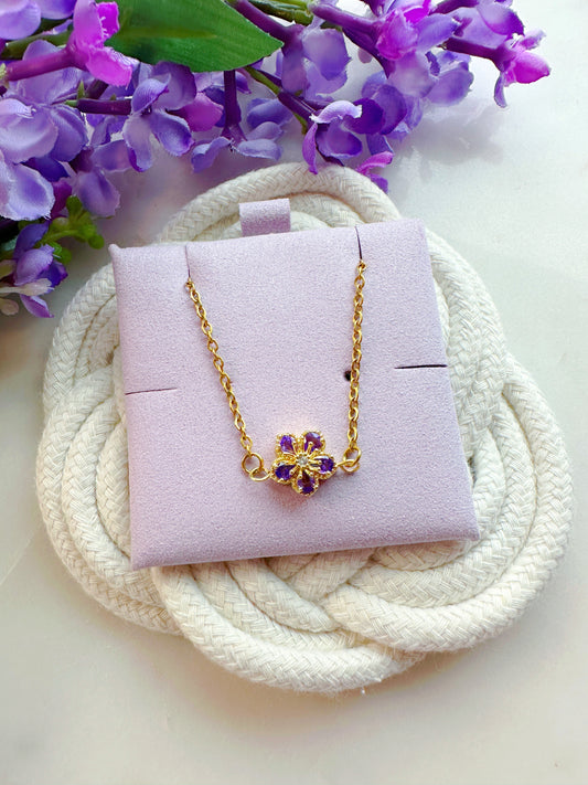 PRE ORDER Belleza Que Florece y Resiste Stainless Steel Necklace (Flor Maga Violeta)