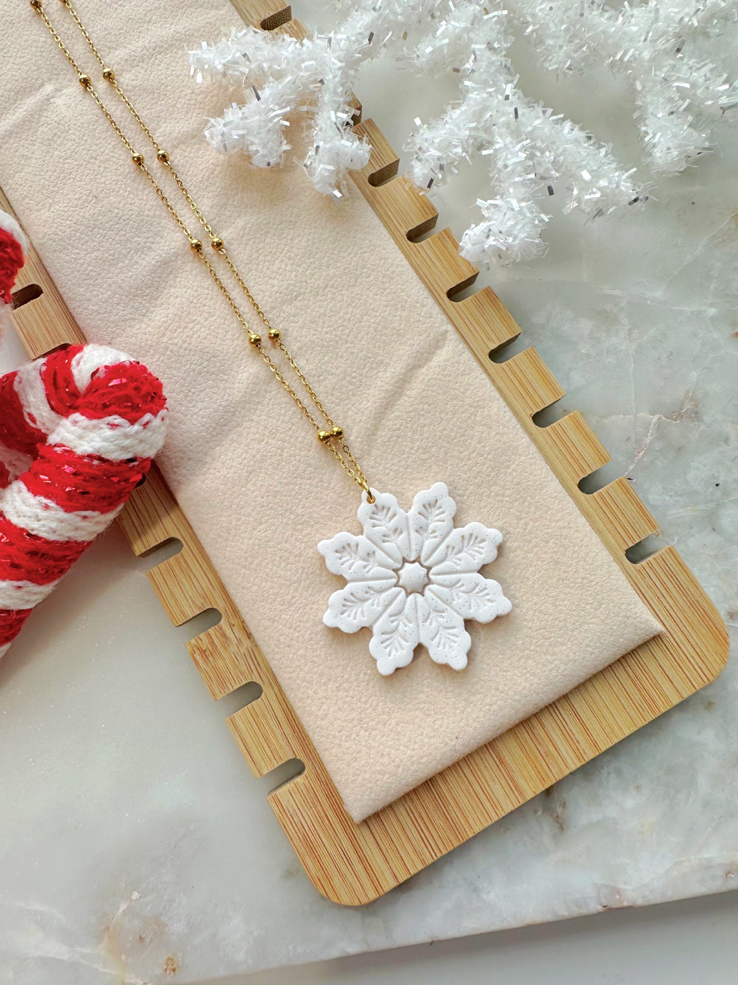 Gleaming Snowflakes Necklace
